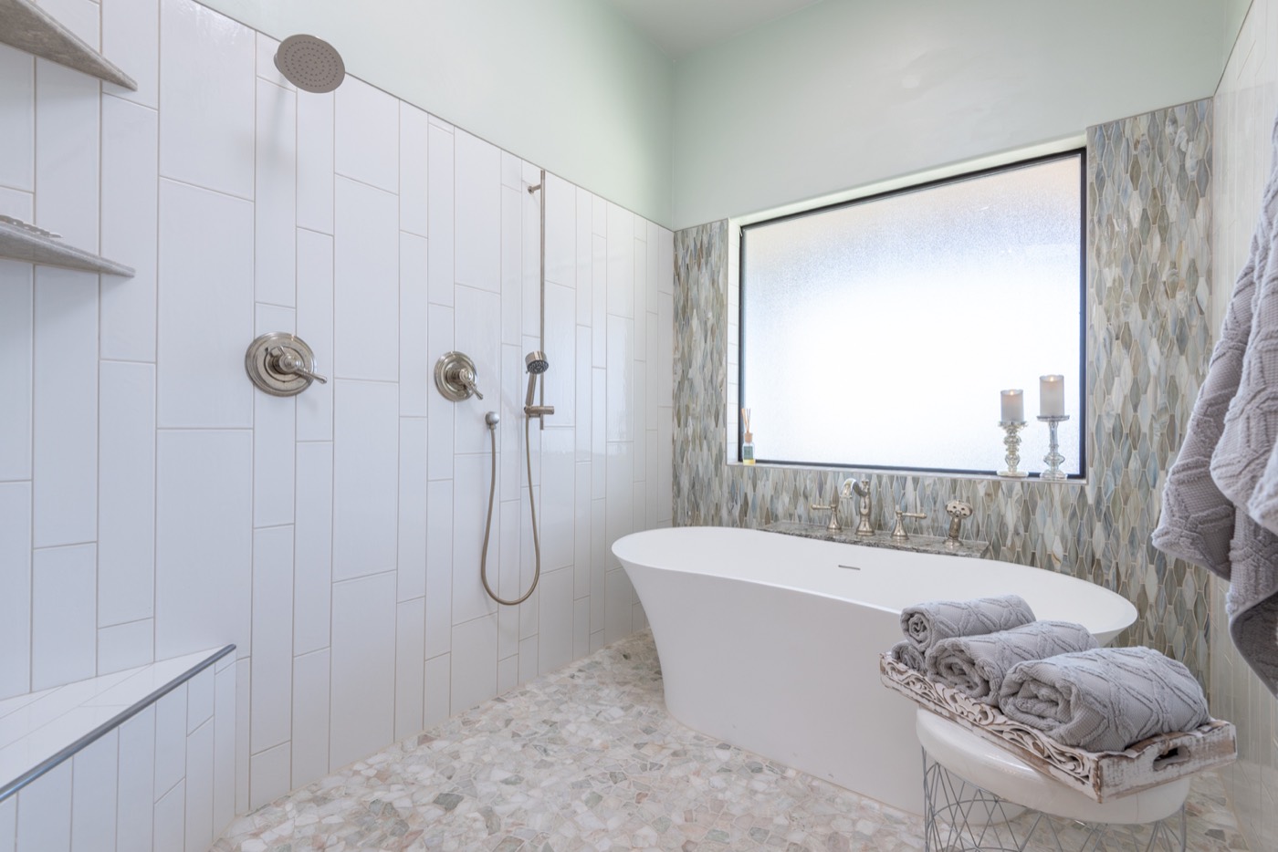 greene-bathroom-shower-tub-01 Greene